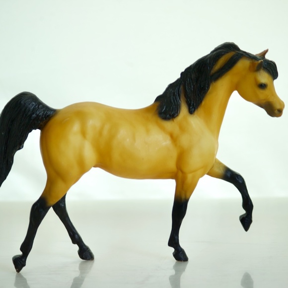 Vintage Breyer buckskin stallion Thunderbolt - Picture 2 of 3